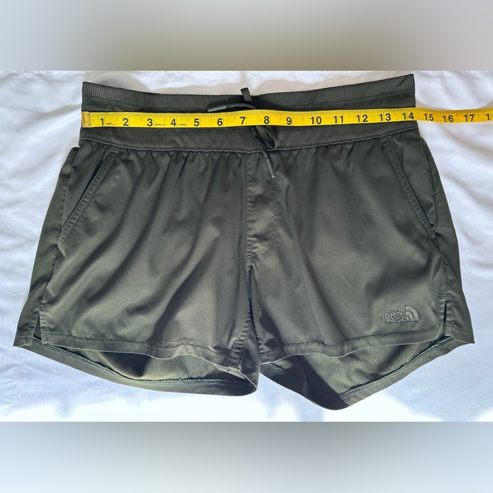 The North Face Aphrodite Short - Forest Olive - S - Picture 10 of 13